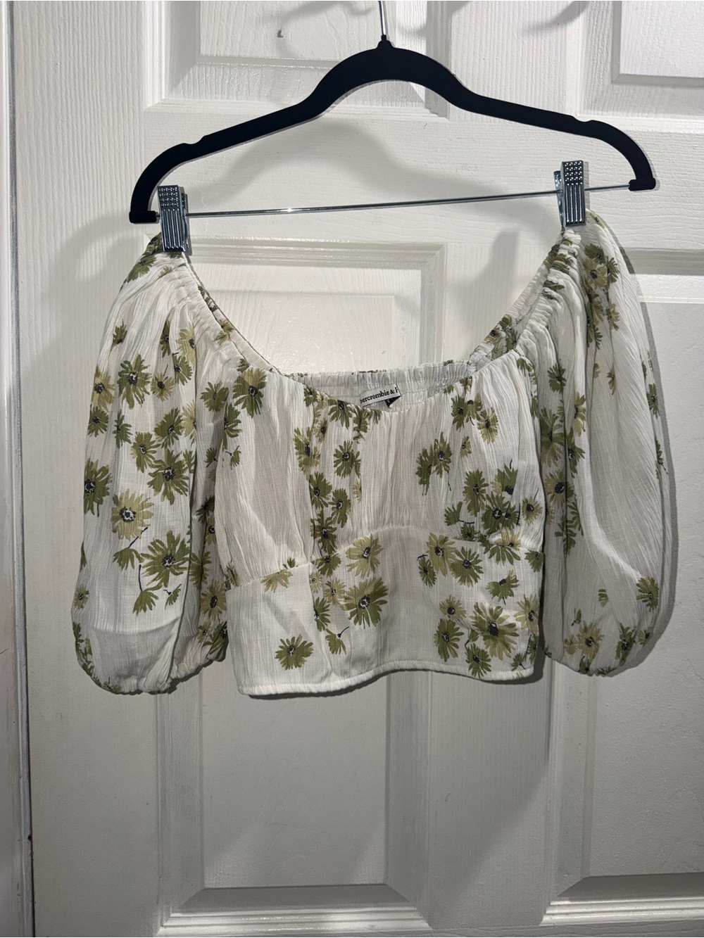 Abercrombie & Fitch White Cropped Puff-Sleeve Top with Olive Floral Print